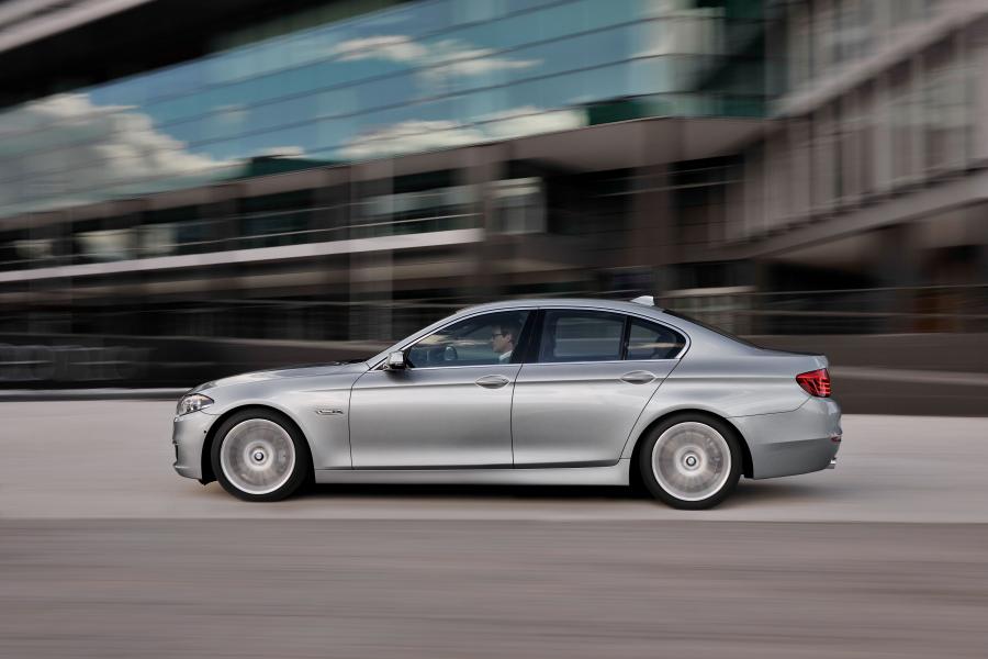  BMW 535i Sedan Luxury Line (F10) 2013 года  (фото 10 из 40)